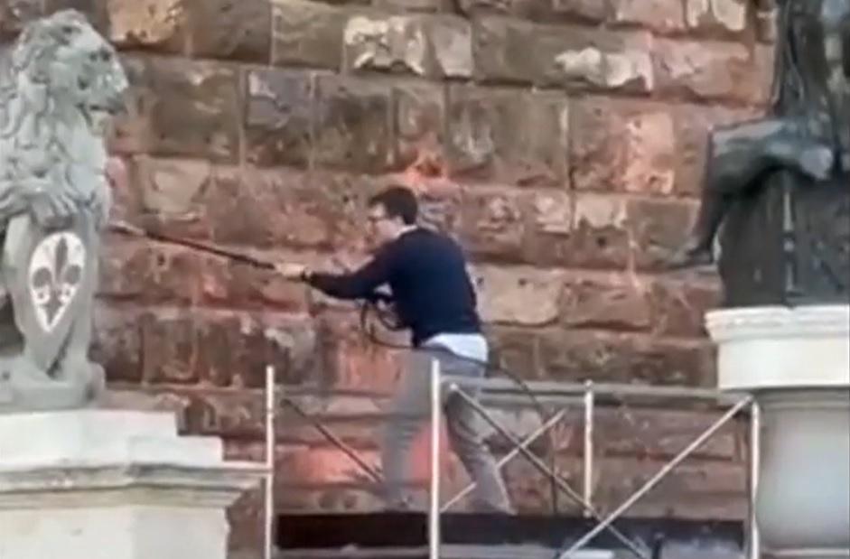 Firenze, Nardella: "Blitz attivisti sfregio alla nostra storia"