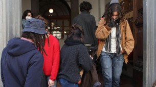 Firenze, svastiche e croci celtiche dentro il liceo Michelangiolo