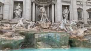 Fontana di Trevi, torna l'acqua nel monumento - Video