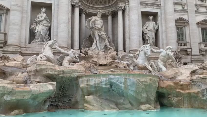 Fontana di Trevi, torna l'acqua nel monumento - Video