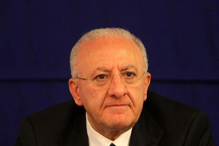Fontana presidente Camera, De Luca: "Non c'è limite al peggio"