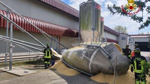 Forlì, silos crolla su un'auto: tre morti di cui due minori