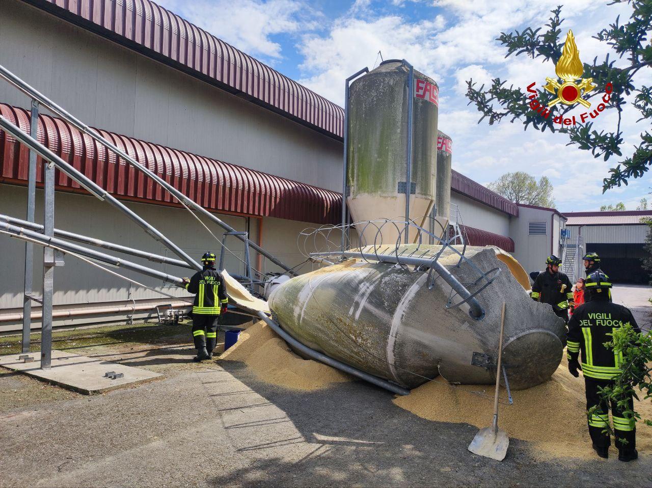 Forlì, silos crolla su un'auto: tre morti di cui due minori