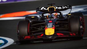 Formula 1, super pole di Verstappen a Gedda, poi Piastri