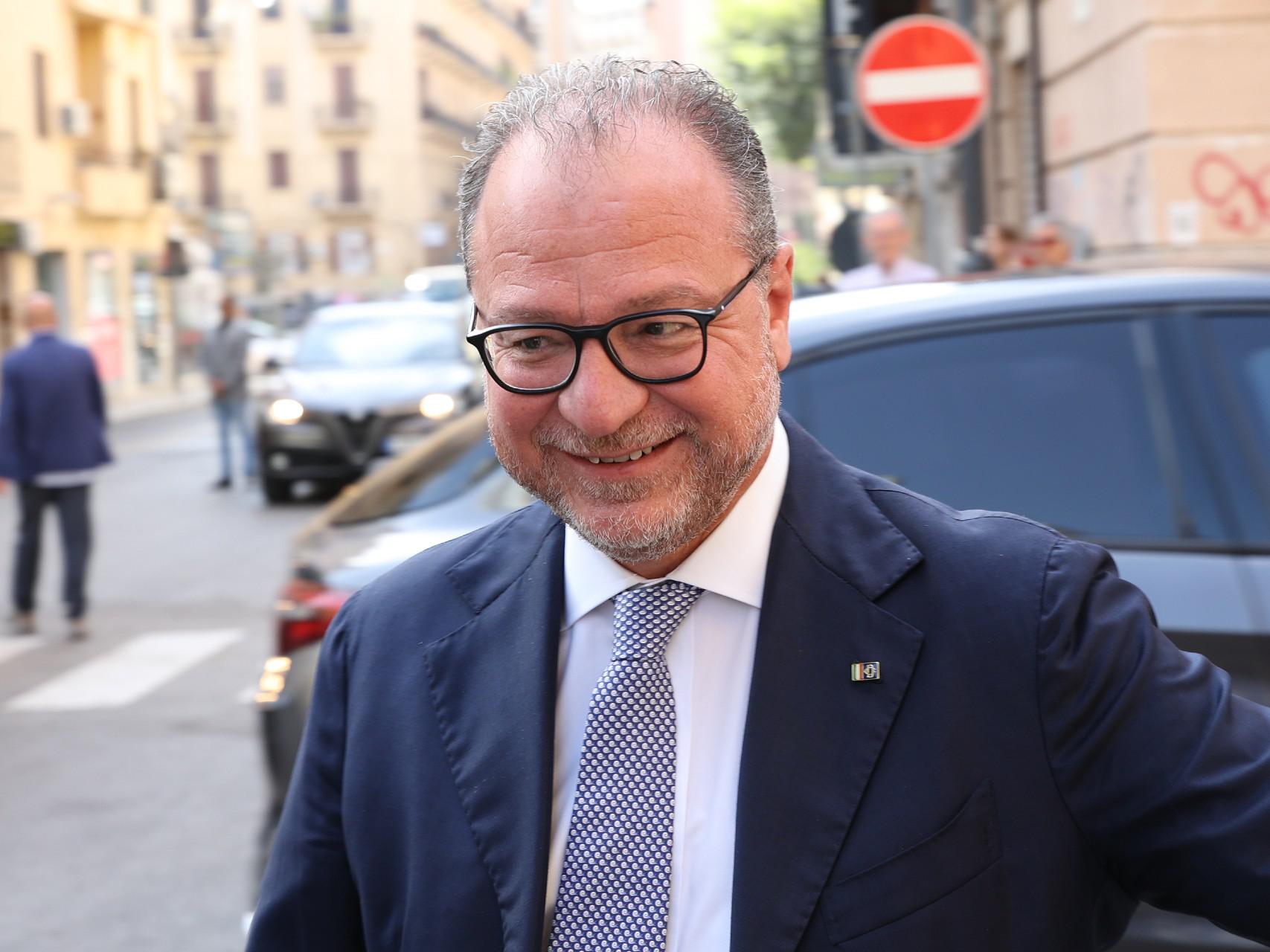 Forza Italia, Mulè: "Berlusconi è il sole del partito"