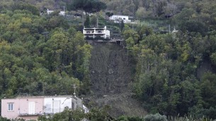 Frana Ischia, Musumeci: "Abusivismo tema non più eludibile"