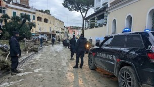 Frana Ischia, oggi i funerali prime due vittime: lutto cittadino in tutta l'isola