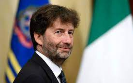 Franceschini loda Conte, sarcasmo Calenda e mezzo Pd mugugna