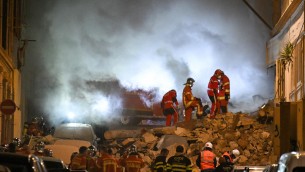 Francia, crolla palazzo di 4 piani a Marsiglia: diversi feriti