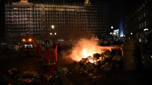 Francia, esplode la rabbia contro riforma pensioni: 234 arresti a Parigi