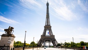 Francia, evacuata Tour Eiffel per allarme bomba