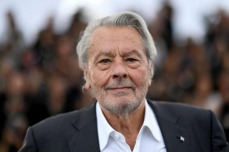 Francia, morto Ari Boulogne: presunto figlio di Alain Delon