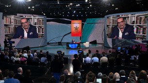 Franco Di Mare e la malattia, vertici Rai: "Appresa solo ieri drammatica vicenda"