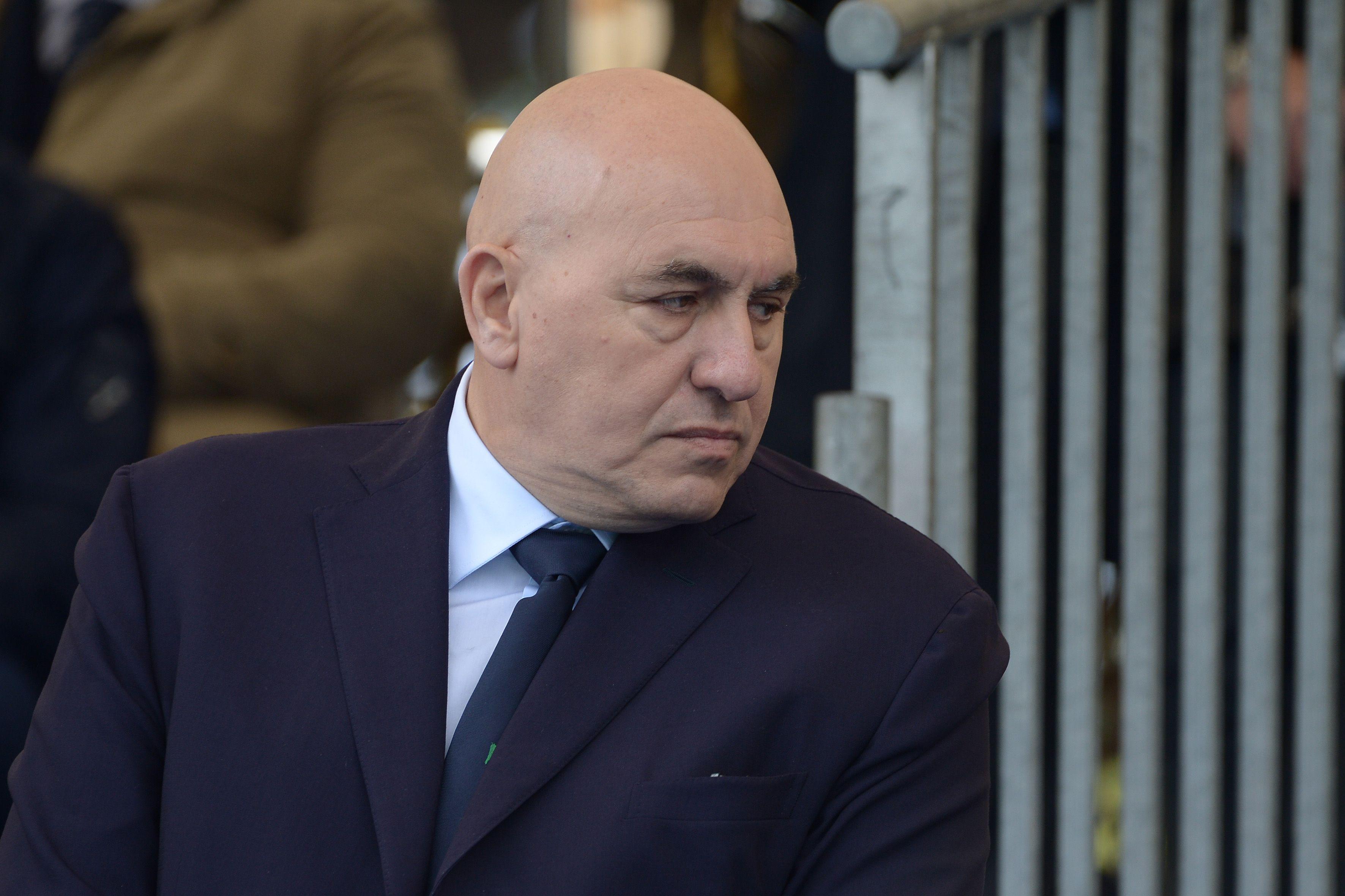 Fumo in cabina, atterraggio d'emergenza per Crosetto a Ciampino