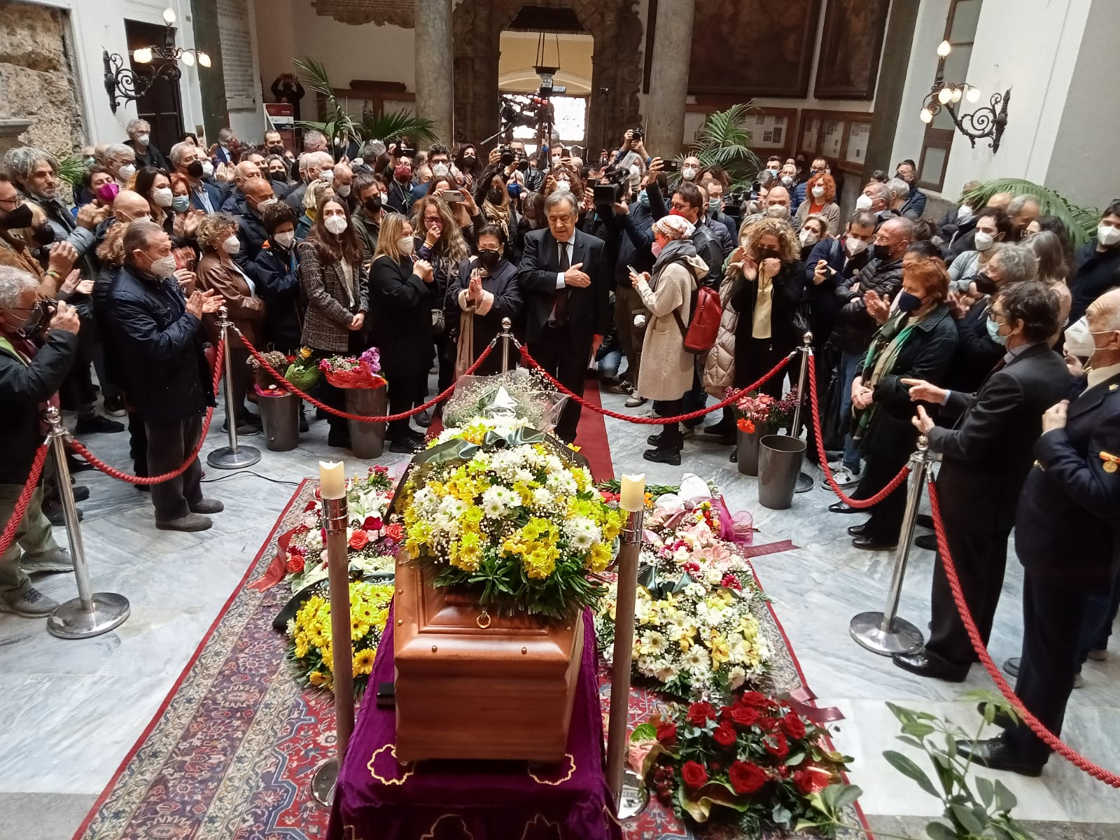 Funerale laico per Letizia Bataglia, sindaco 'donna oltre'