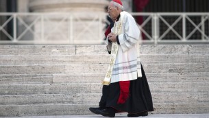 Funerali Papa Francesco, chi è Giovanni Battista Re: il cardinale celebra le esequie