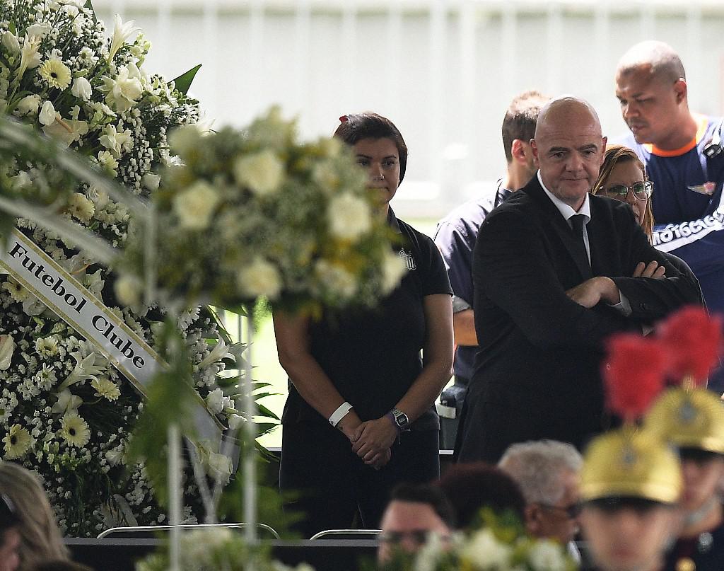 Funerali Pelé, Infantino e il selfie: "Critiche ingiuste"