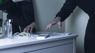 Furti in casa in estate, i consigli per scongiurarli
