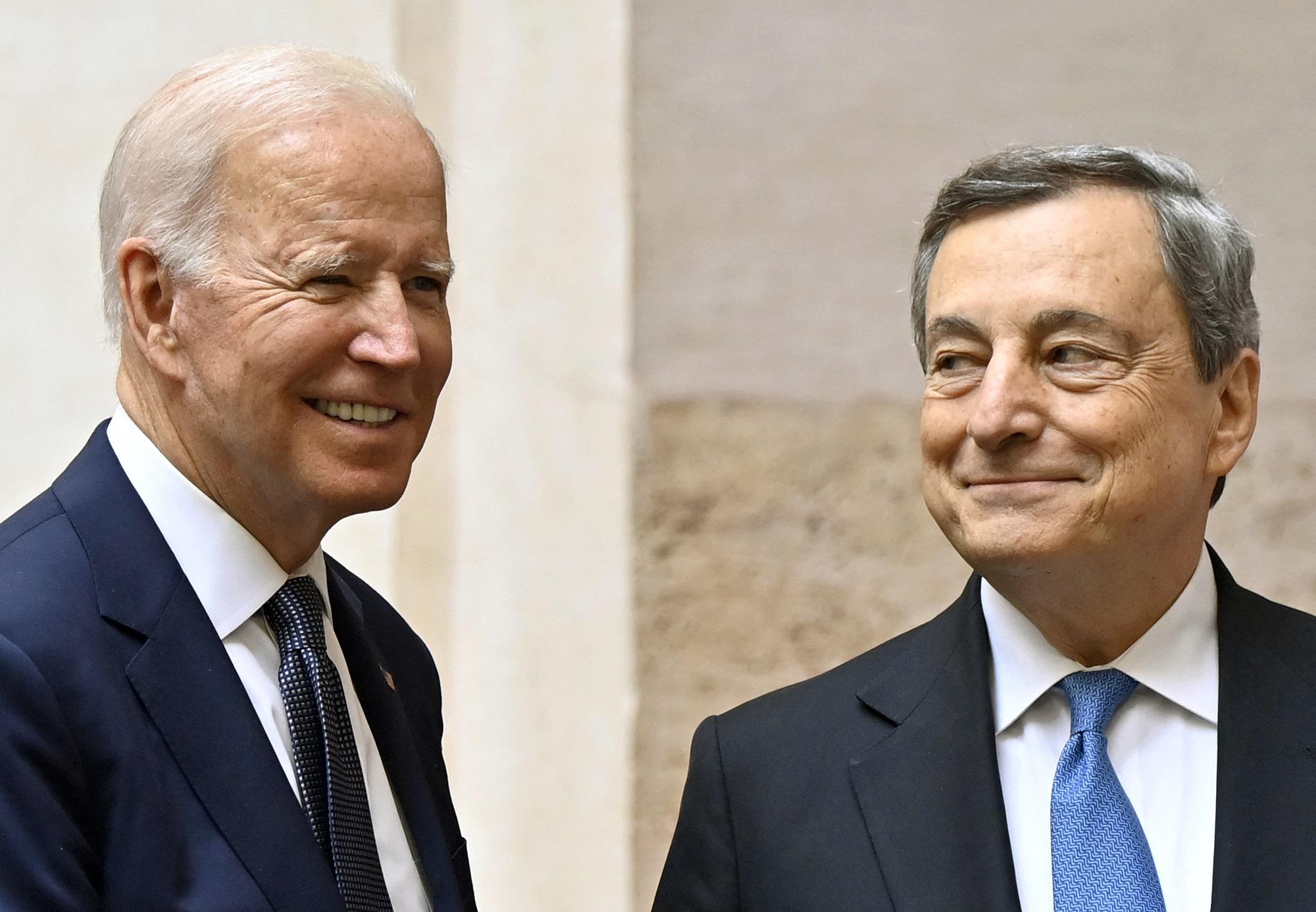 G20, Biden a Draghi: "Stai facendo un lavoro straordinario"