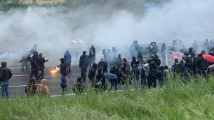 G7, corteo di protesta a Torino: manifestanti bloccano tangenziale