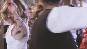 G7, Giorgia Meloni balla la pizzica in Puglia - Video