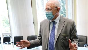 Galli e i bar aperti: "Assembramenti per caffè e virus corre"