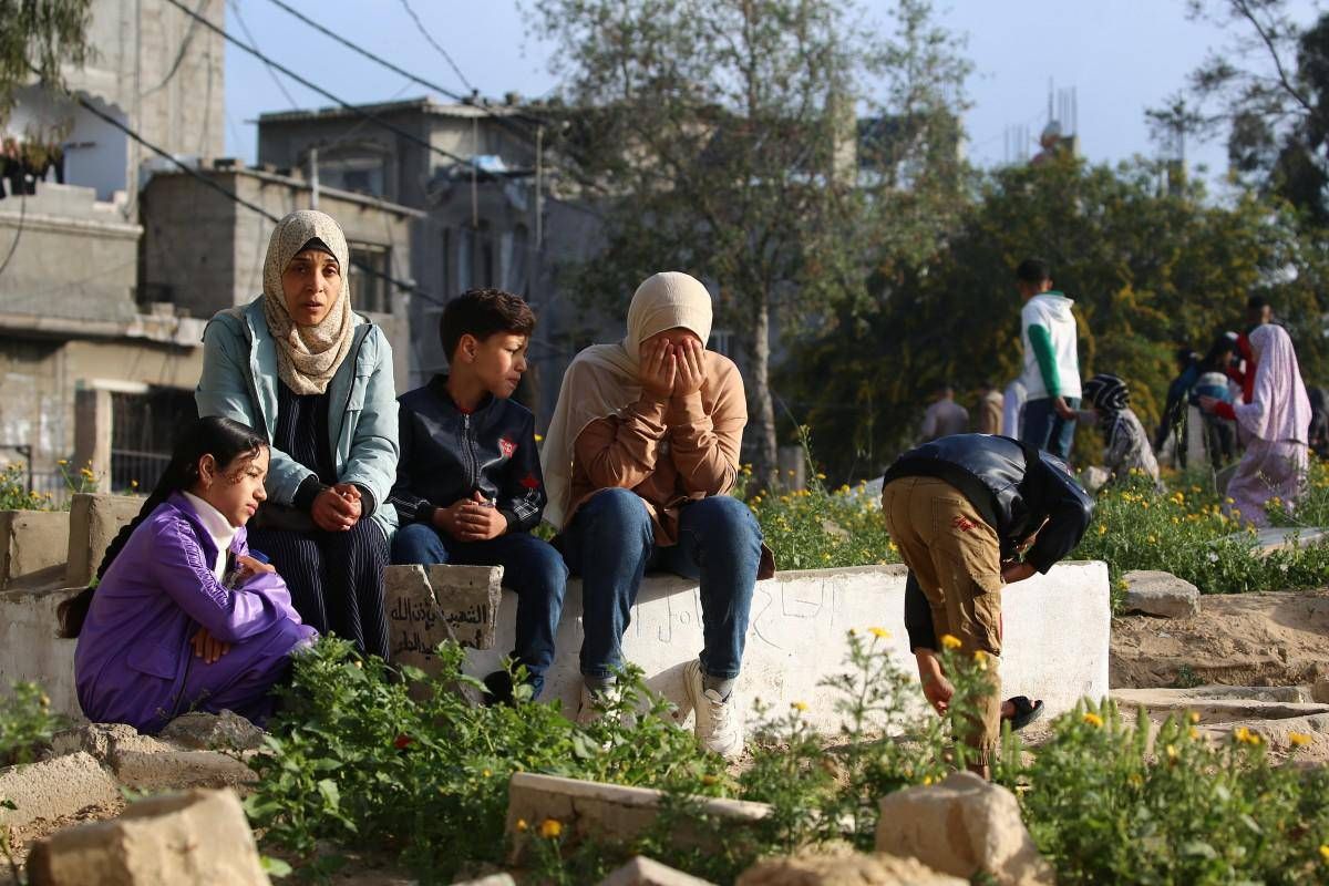 Gaza, Hamas accusa: raid su tenda di sfollati, morti 5 bimbi