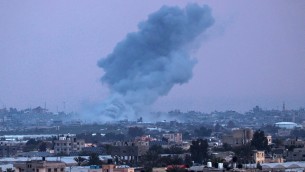 Gaza, Israele assedia Khan Younis: blitz forze speciali in ospedale Nasser