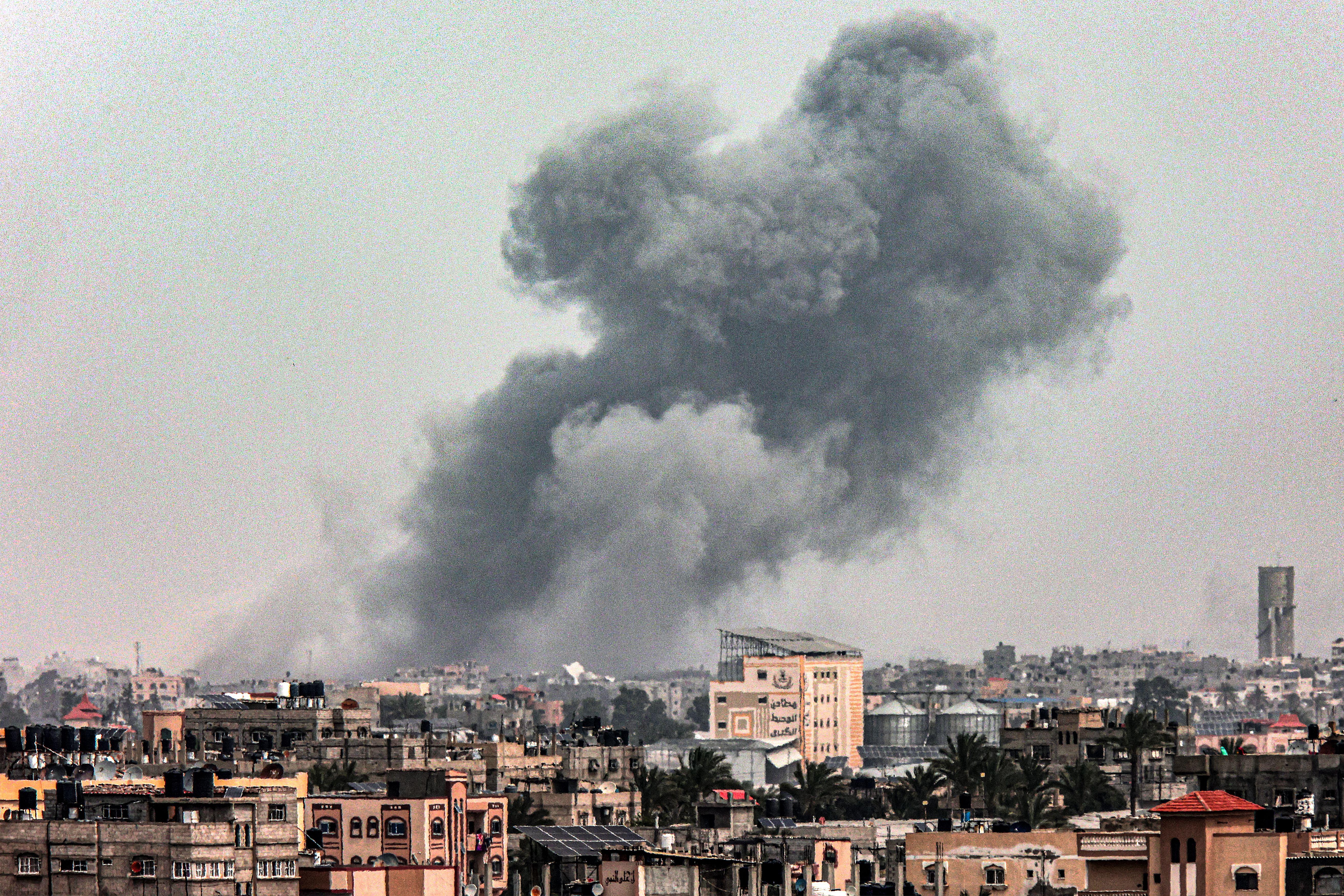 Gaza, Israele distrugge lanciarazzi a Khan Younis