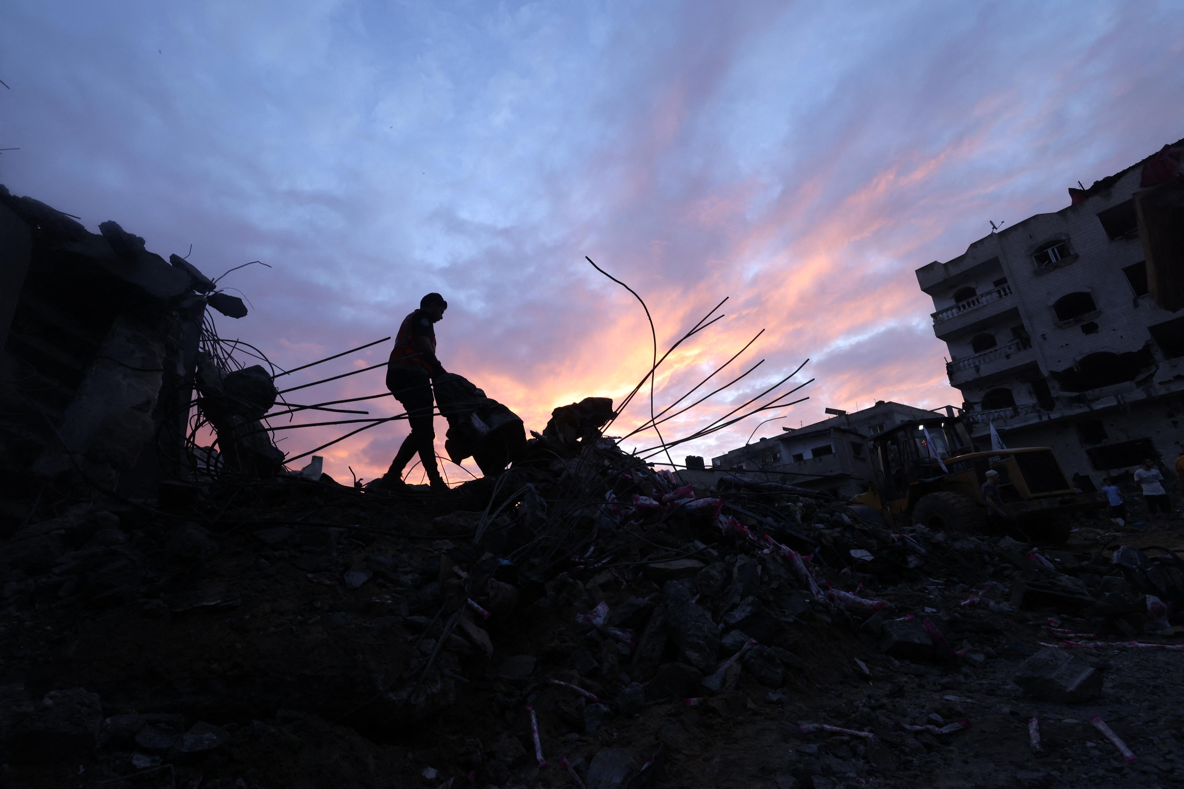 Gaza, Israele rinvia l'invasione di terra: i motivi della decisione