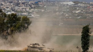 Gaza, nuovi raid Israele: "Almeno 13 morti nella notte"