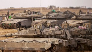Gaza, nuovi raid israeliani: "Dall'alba almeno 60 morti"