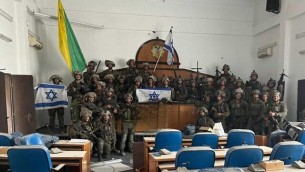 Gaza, soldati Israele entrano nel Parlamento: "Hamas in fuga"