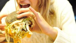 Gb, è 'guerra' contro il cibo spazzatura: stop agli spot tv