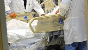 Gela, si spara alla testa con la pistola della mamma: 14enne in rianimazione