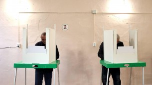 Georgia, oggi l'elezione del nuovo presidente ma Zourabishvili non cede