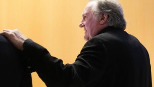 Gerard Depardieu, al via processo a Parigi: è accusato di violenza sessuale