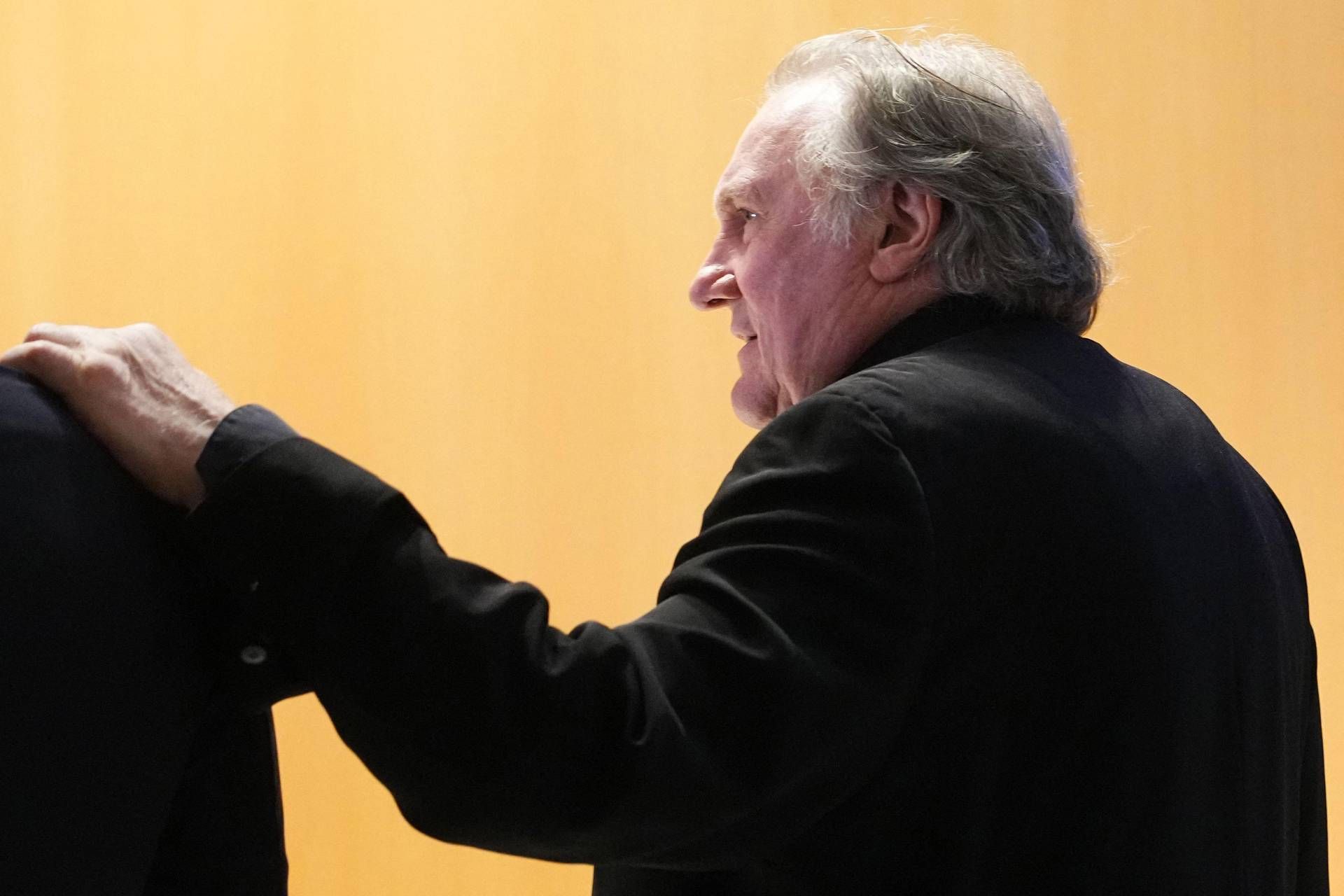 Gerard Depardieu, al via processo a Parigi: è accusato di violenza sessuale