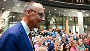 Germania, Merz pronto a giurare come cancelliere: Bundestag al voto