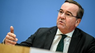 Germania, Pistorius nuovo ministro della Difesa: chi è lo 'sceriffo rosso'