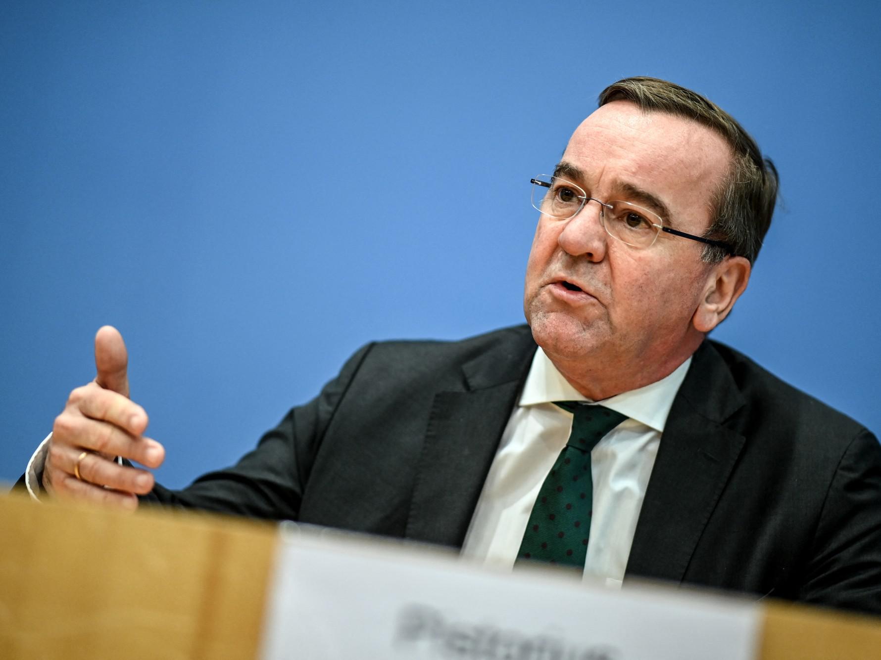 Germania, Pistorius nuovo ministro della Difesa: chi è lo 'sceriffo rosso'