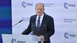 Germania, Scholz contro Vance: "Non accettiamo interventi esterni