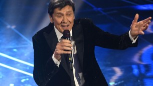 Gianni Morandi compie 80 anni: "Quanta strada abbiamo fatto"