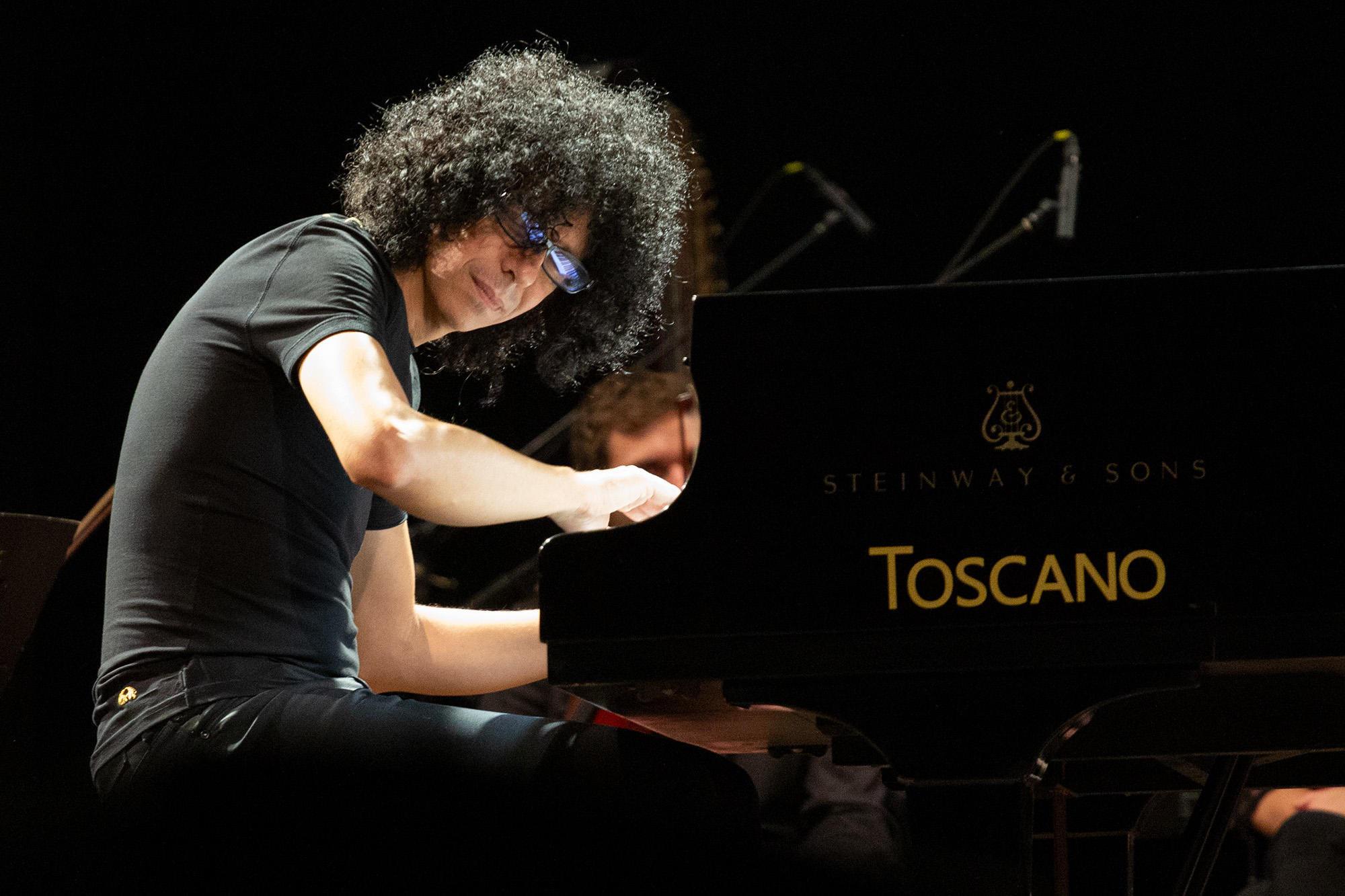 Giovanni Allevi choc: "Ho un mieloma, devo curarmi"