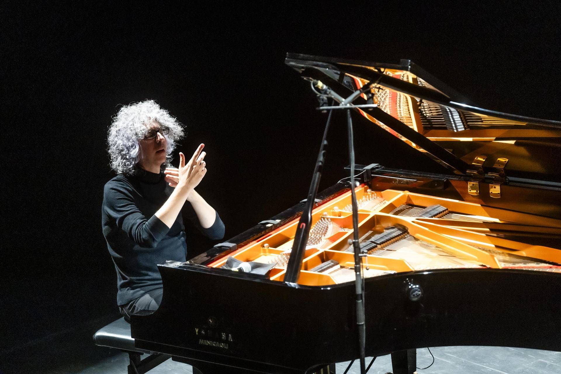 Giovanni Allevi, la scoperta della malattia: "Mi è crollato tutto, in bilico tra la vita e la morte"