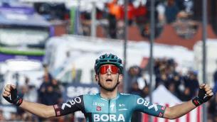 Giro d'Italia 2022, Kamna vince quarta tappa e Lopez Perez maglia rosa