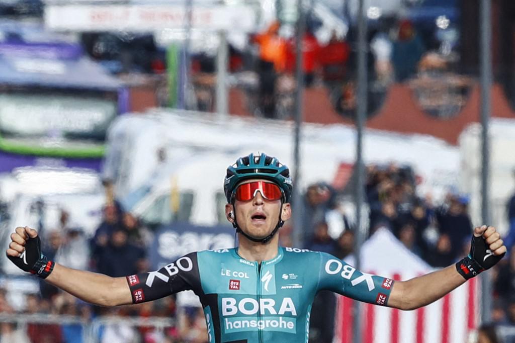 Giro d'Italia 2022, Kamna vince quarta tappa e Lopez Perez maglia rosa