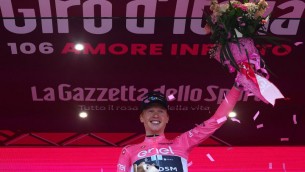 Giro d'Italia 2023, Leknessund nuova maglia rosa