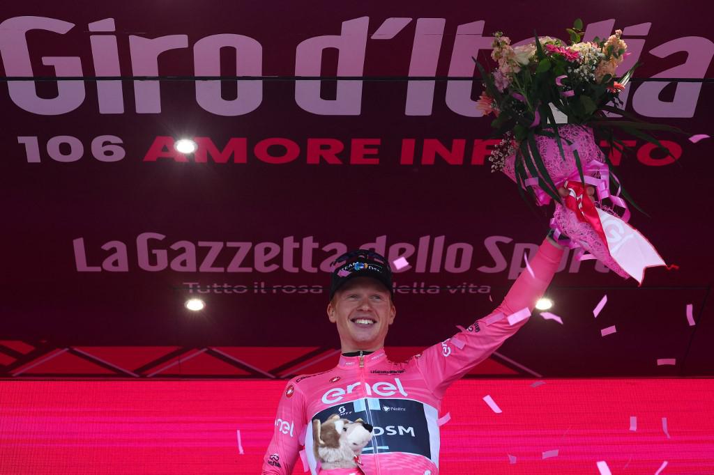 Giro d'Italia 2023, Leknessund nuova maglia rosa