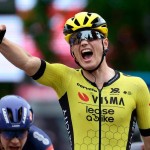 Giro d'Italia 2025, Kooij vince in volata la dodicesima tappa